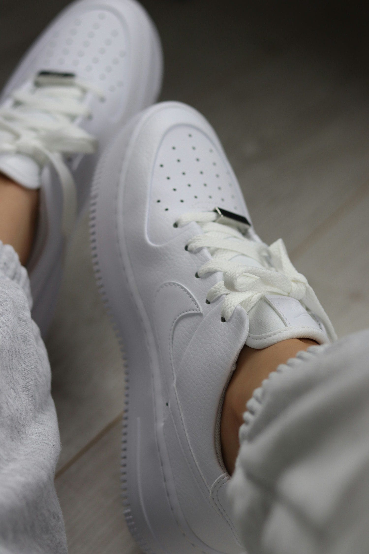Slik vasker du sneakers! Få helt nye og hvite sneakers med På Stell.